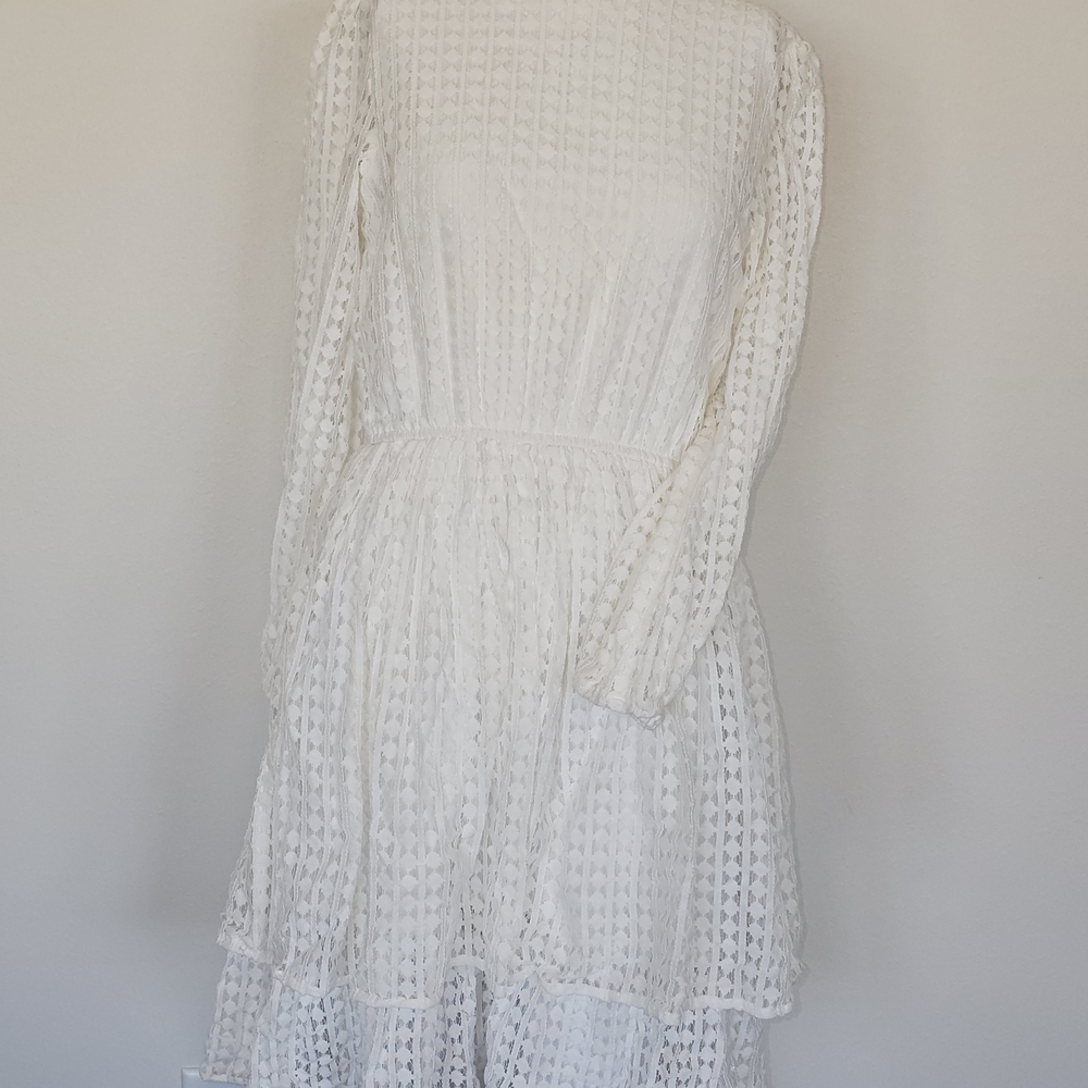 Elegant White Lace Dress